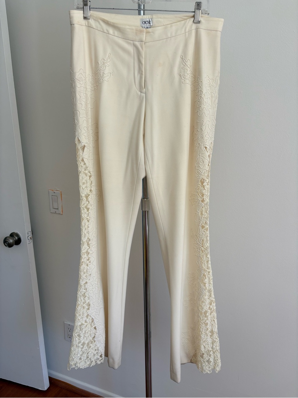 Cache Cream Lace-Panel Flare Pants